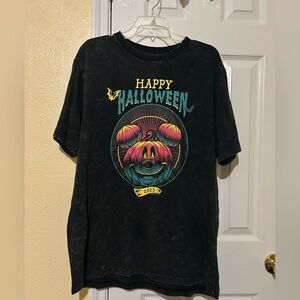 Disneyworld Black Halloween Tee. Size L.